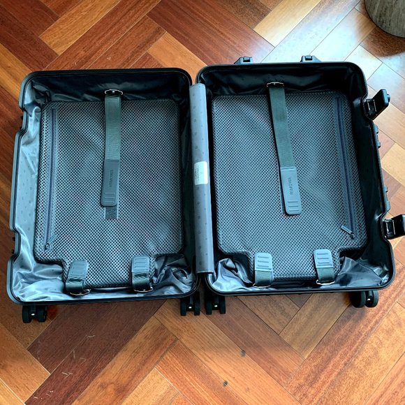 RIMOWA Handbags - RIMOWA : Original Cabin Carry-On (Aluminum)
